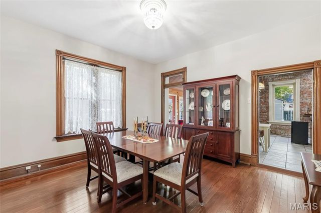 711 N 5th Street, St Charles, MO 63301