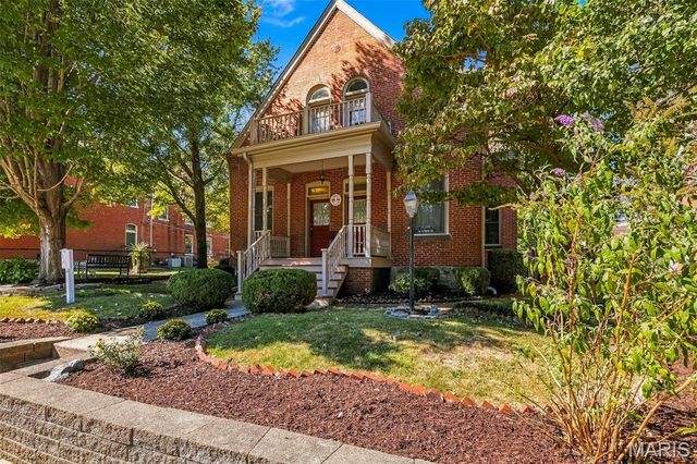 711 N 5th Street, St Charles, MO 63301