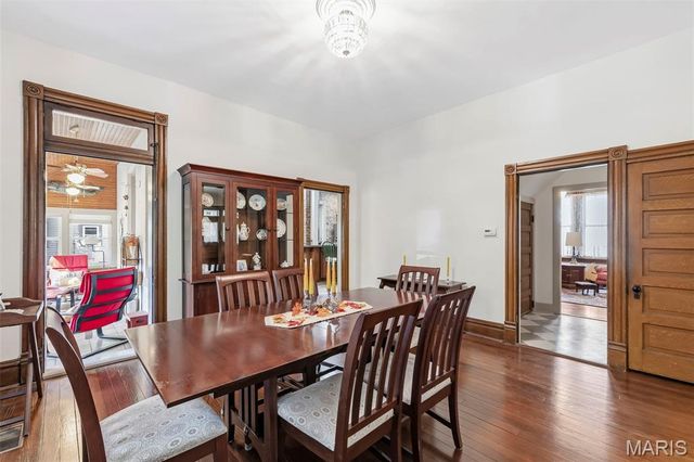 711 N 5th Street, St Charles, MO 63301