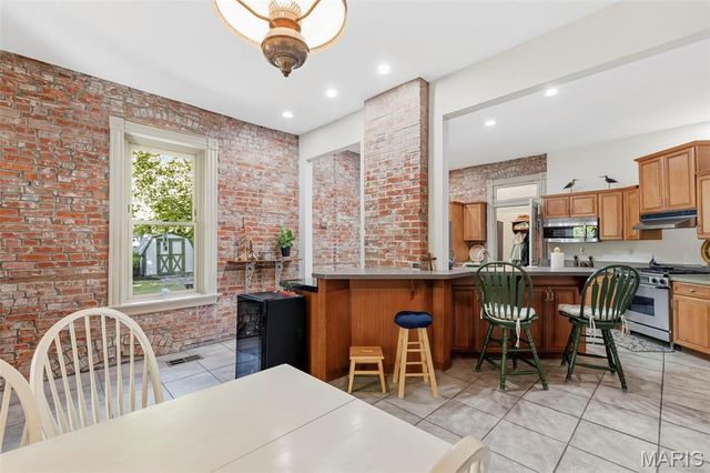 711 N 5th Street, St Charles, MO 63301