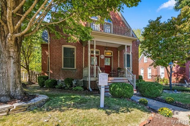 711 N 5th Street, St Charles, MO 63301