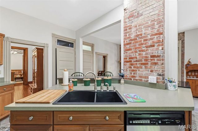 711 N 5th Street, St Charles, MO 63301