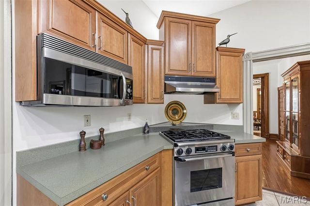 711 N 5th Street, St Charles, MO 63301
