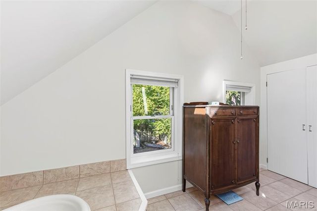 711 N 5th Street, St Charles, MO 63301