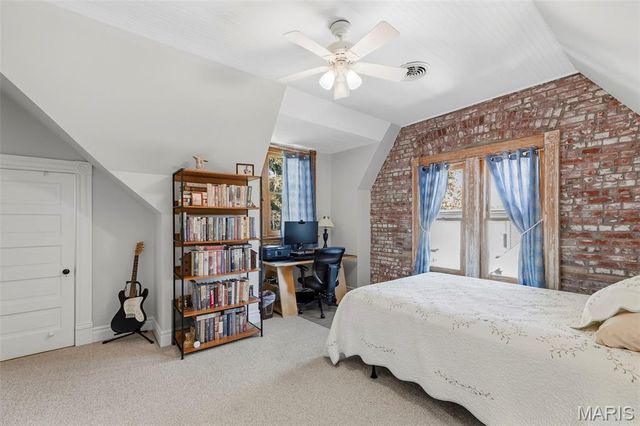 711 N 5th Street, St Charles, MO 63301