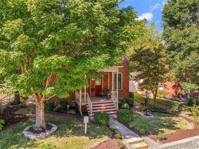 711 N 5th Street, St Charles, MO 63301