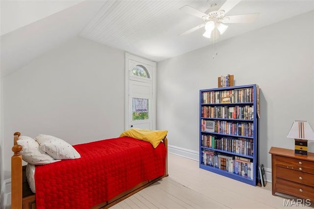 711 N 5th Street, St Charles, MO 63301