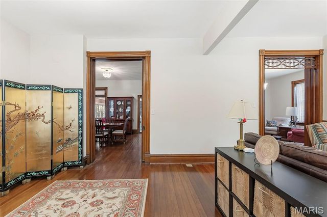 711 N 5th Street, St Charles, MO 63301