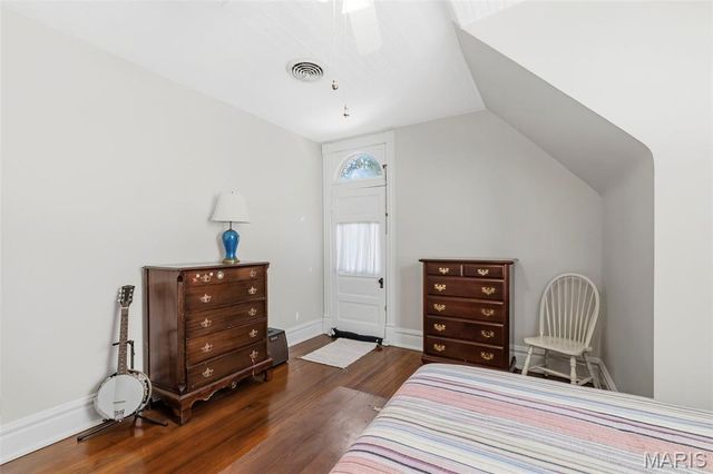 711 N 5th Street, St Charles, MO 63301