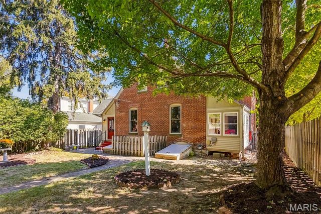 711 N 5th Street, St Charles, MO 63301