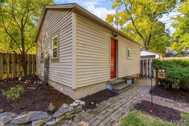 711 N 5th Street, St Charles, MO 63301