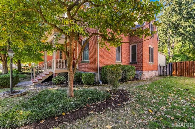 711 N 5th Street, St Charles, MO 63301