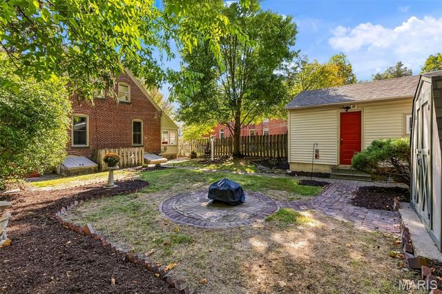 711 N 5th Street, St Charles, MO 63301