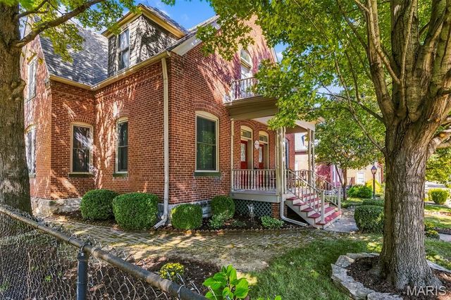711 N 5th Street, St Charles, MO 63301