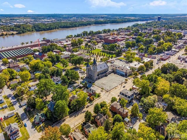 711 N 5th Street, St Charles, MO 63301
