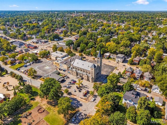 711 N 5th Street, St Charles, MO 63301