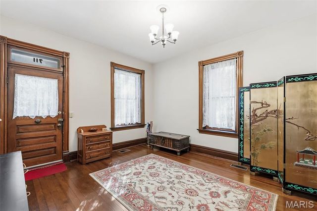 711 N 5th Street, St Charles, MO 63301