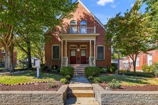 711 N 5th Street, St Charles, MO 63301