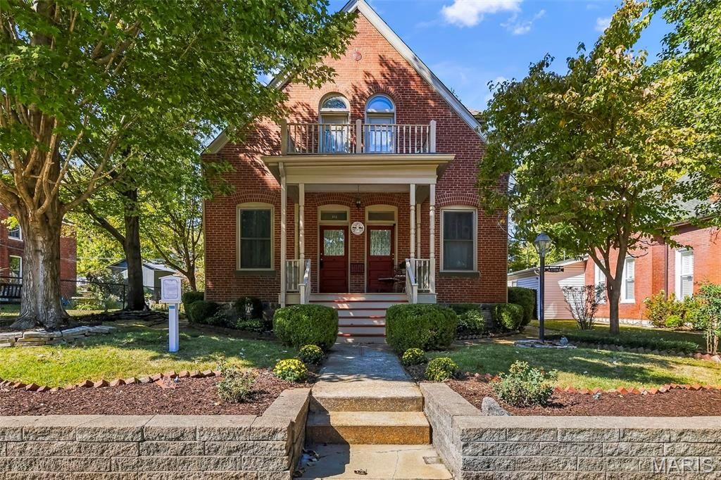 711 N 5th Street, St Charles, MO 63301