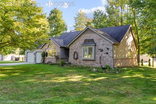 19998 Purlingbrook Street, Livonia, MI 48152