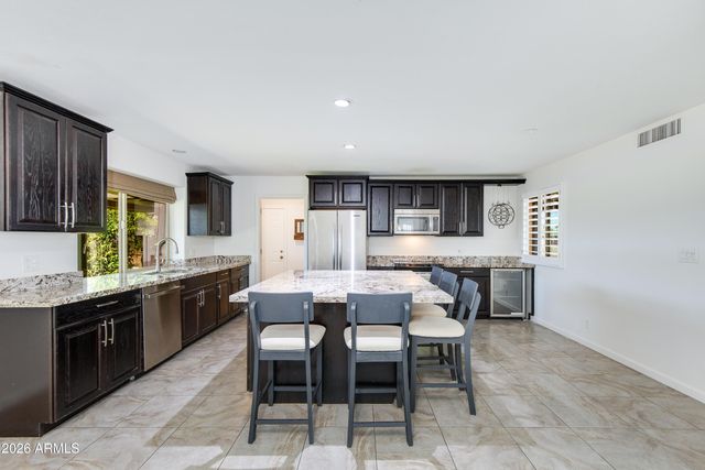 2801 E Mercer Lane, Phoenix, AZ 85028