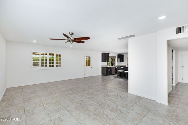 2801 E Mercer Lane, Phoenix, AZ 85028