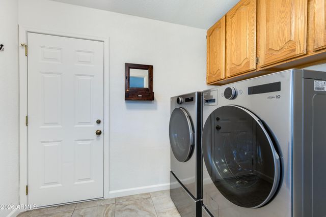 2801 E Mercer Lane, Phoenix, AZ 85028