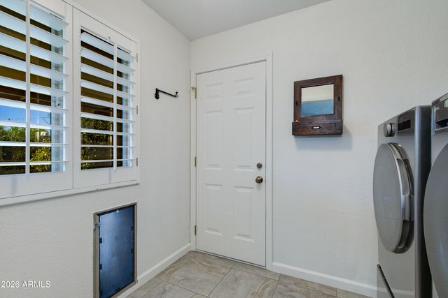2801 E Mercer Lane, Phoenix, AZ 85028