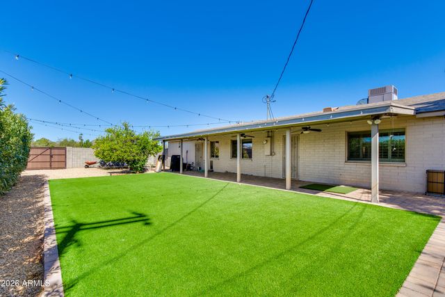 2801 E Mercer Lane, Phoenix, AZ 85028