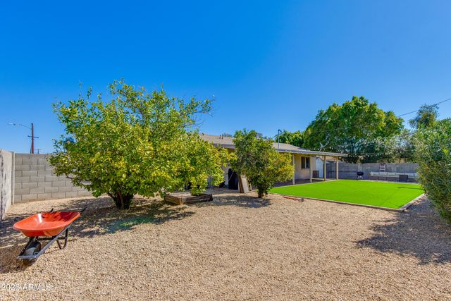 2801 E Mercer Lane, Phoenix, AZ 85028