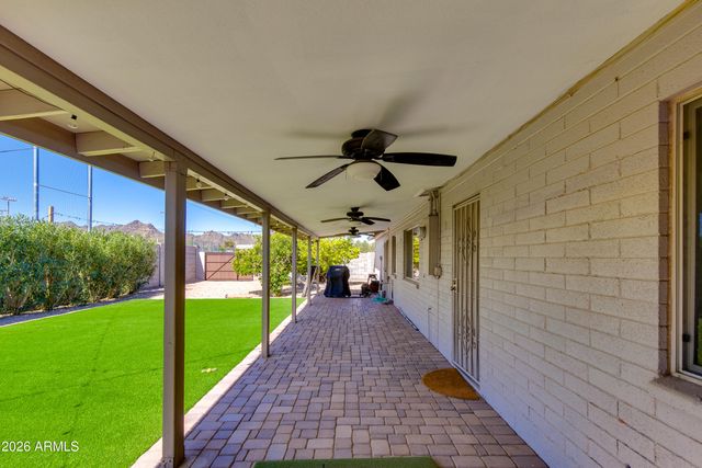 2801 E Mercer Lane, Phoenix, AZ 85028