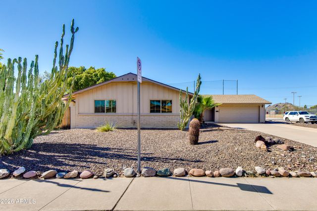 2801 E Mercer Lane, Phoenix, AZ 85028