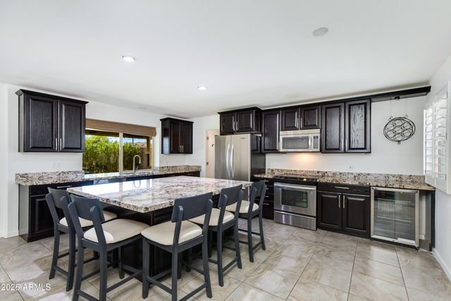 2801 E Mercer Lane, Phoenix, AZ 85028