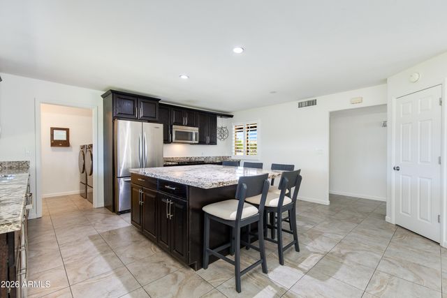 2801 E Mercer Lane, Phoenix, AZ 85028