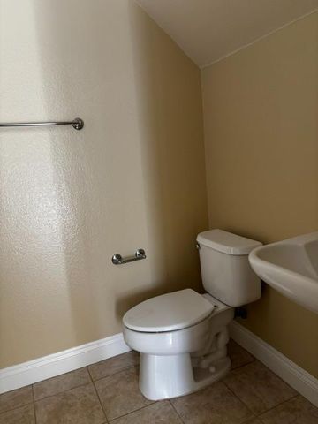 190 MARTIS VALLEY Cir, Sacramento, CA 95835