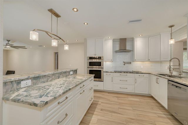 908 CARA DRIVE 908, Largo, FL 33771