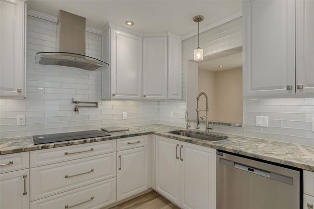 908 CARA DRIVE 908, Largo, FL 33771