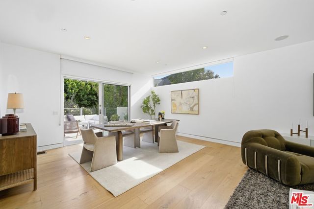 2410 N Vermont Avenue, Los Angeles, CA 90027