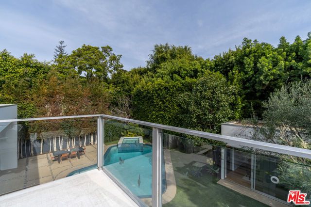 2410 N Vermont Avenue, Los Angeles, CA 90027