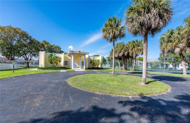22301 SW 103rd Ave, Cutler Bay, FL 33190