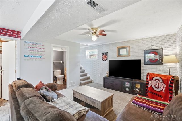 245 Grantwood Drive, West Carrollton, OH 45449