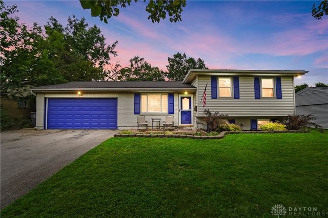245 Grantwood Drive, West Carrollton, OH 45449