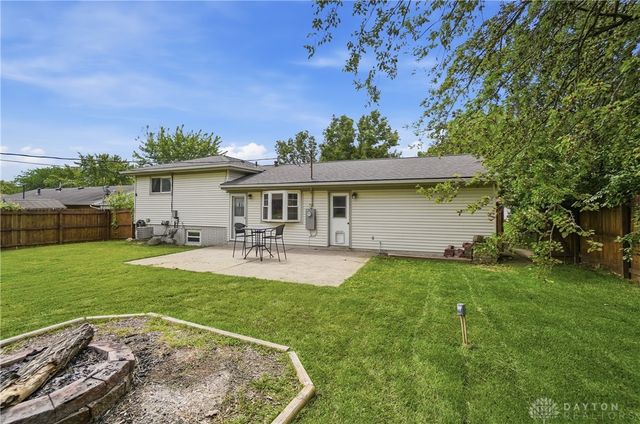 245 Grantwood Drive, West Carrollton, OH 45449