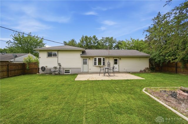 245 Grantwood Drive, West Carrollton, OH 45449