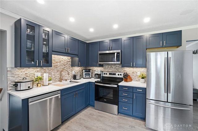 245 Grantwood Drive, West Carrollton, OH 45449