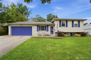 245 Grantwood Drive, West Carrollton, OH 45449