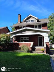 4948 Edgepark Drive, Garfield Heights, OH 44125