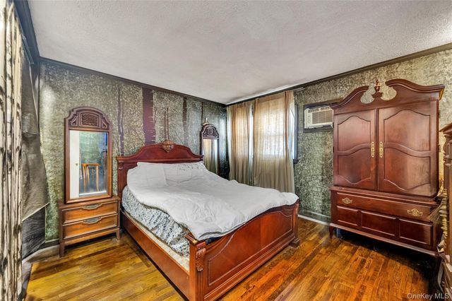 44 Seley Drive, North Babylon, NY 11703