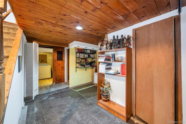 44 Seley Drive, North Babylon, NY 11703