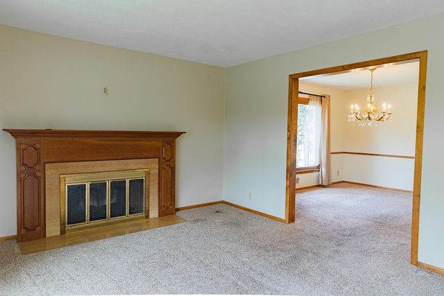 2454 Pascal Street, Roseville, MN 55113